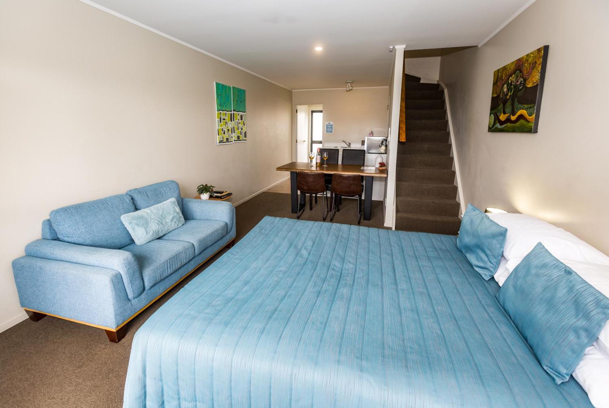 Le Chalet Suisse Motel Lago Taupo Esterno foto
