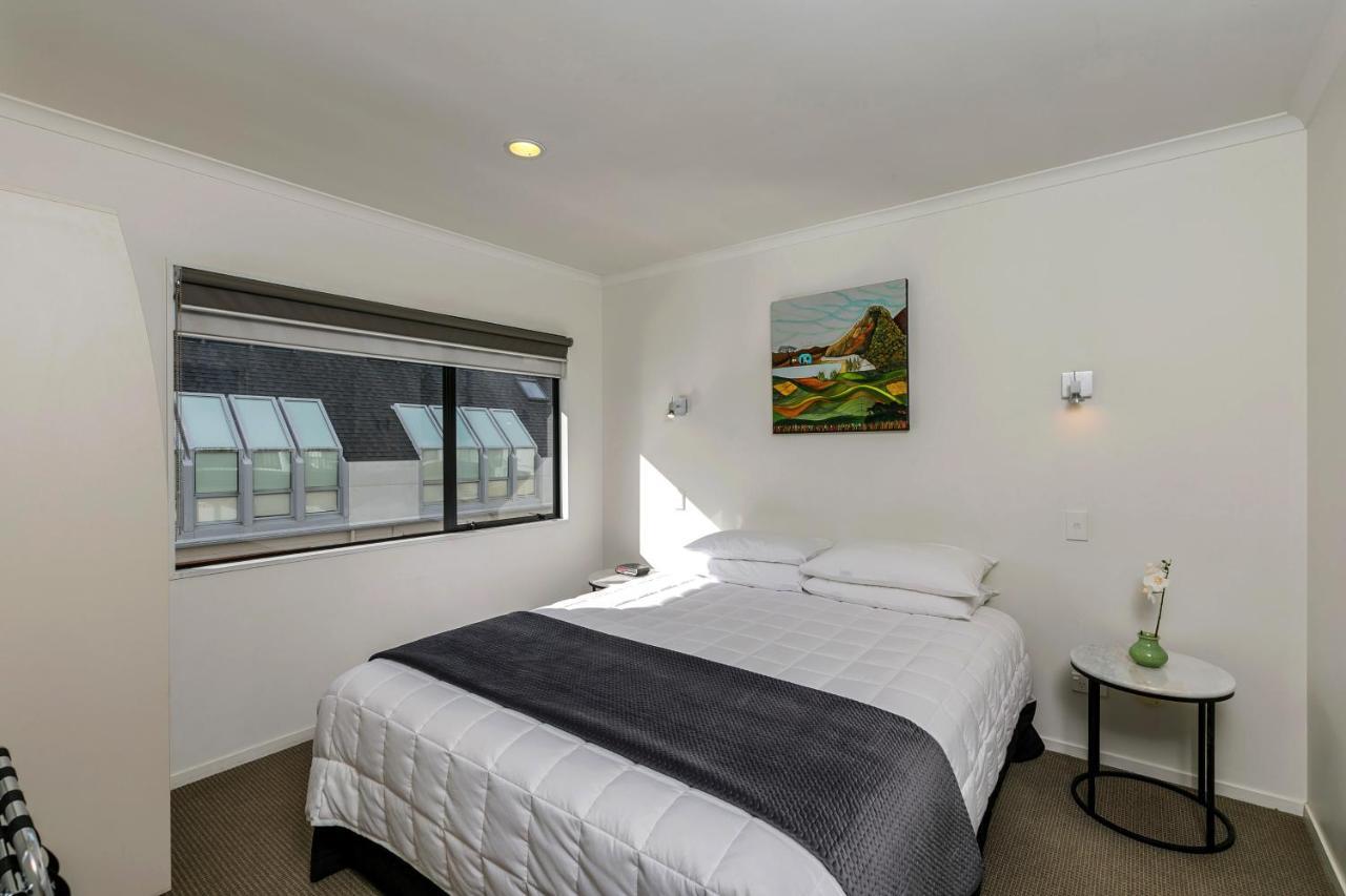 Le Chalet Suisse Motel Lago Taupo Esterno foto