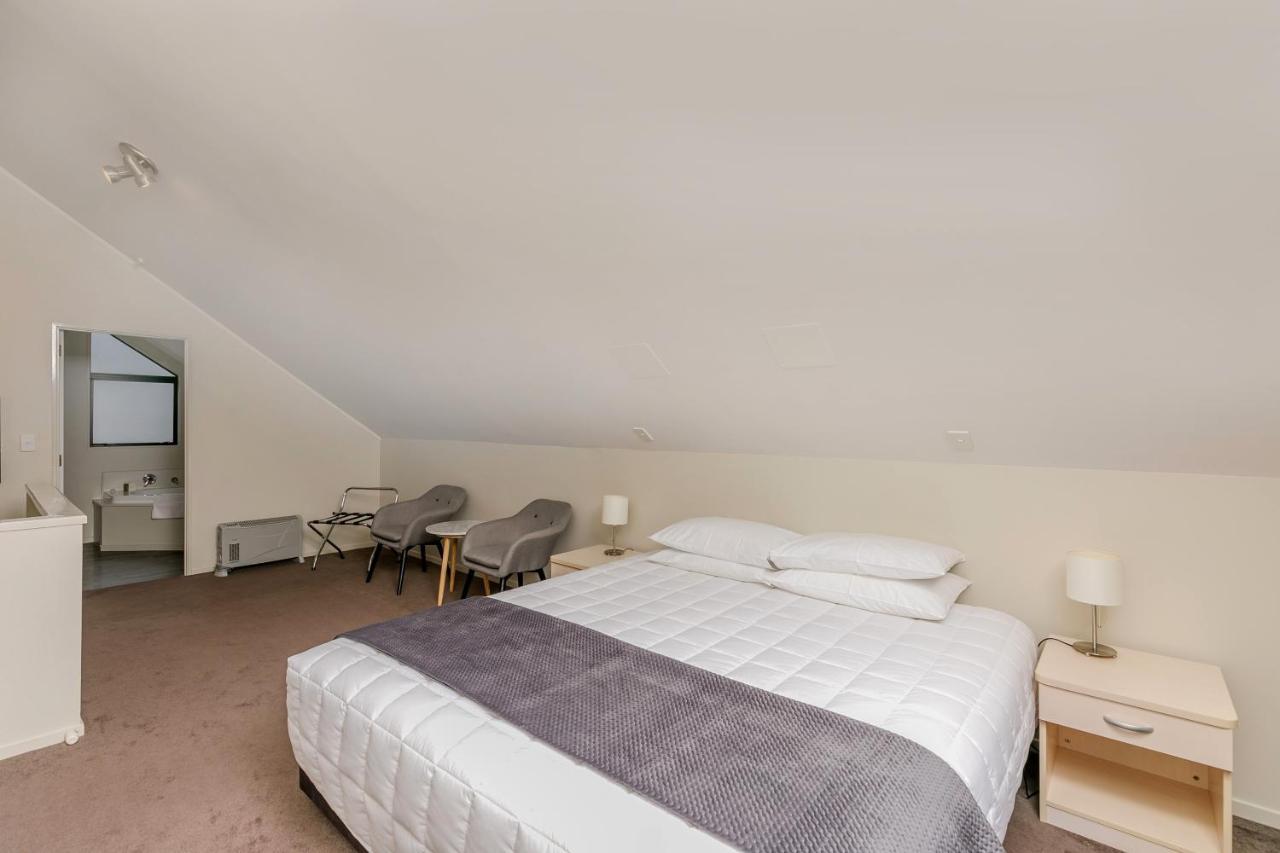 Le Chalet Suisse Motel Lago Taupo Camera foto