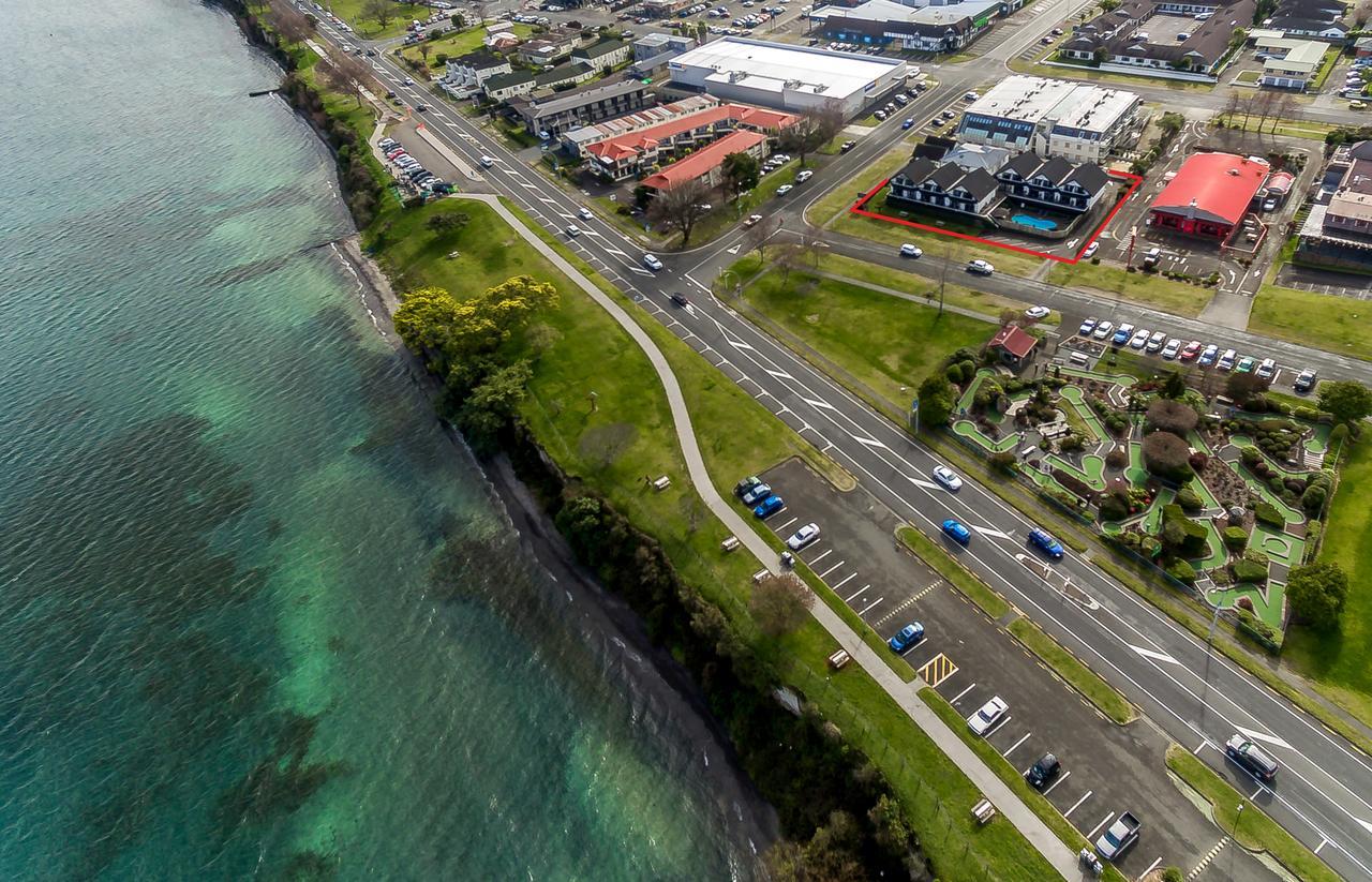Le Chalet Suisse Motel Lago Taupo Esterno foto