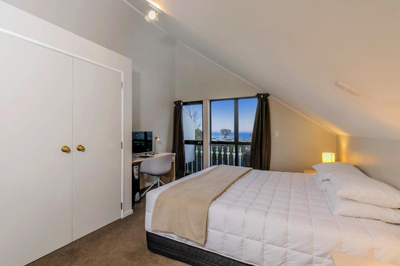 Le Chalet Suisse Motel Lago Taupo Esterno foto